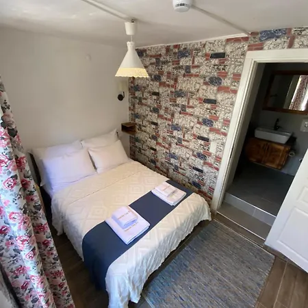 Imerek Tas Ev אלאקאטי