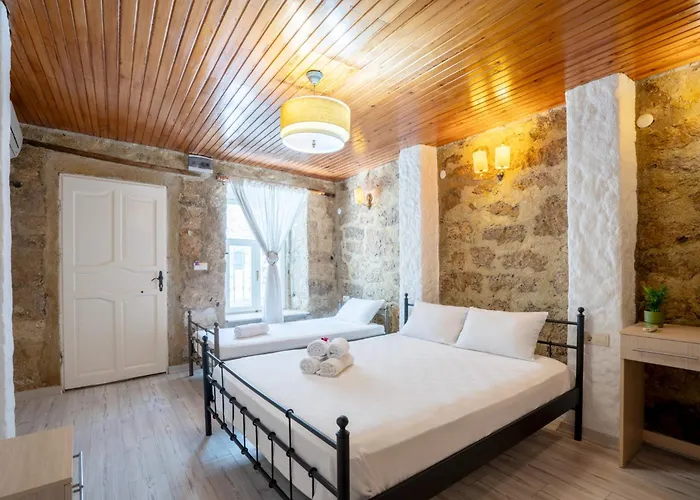Imerek Tas Ev Apartahotel Alaçatı